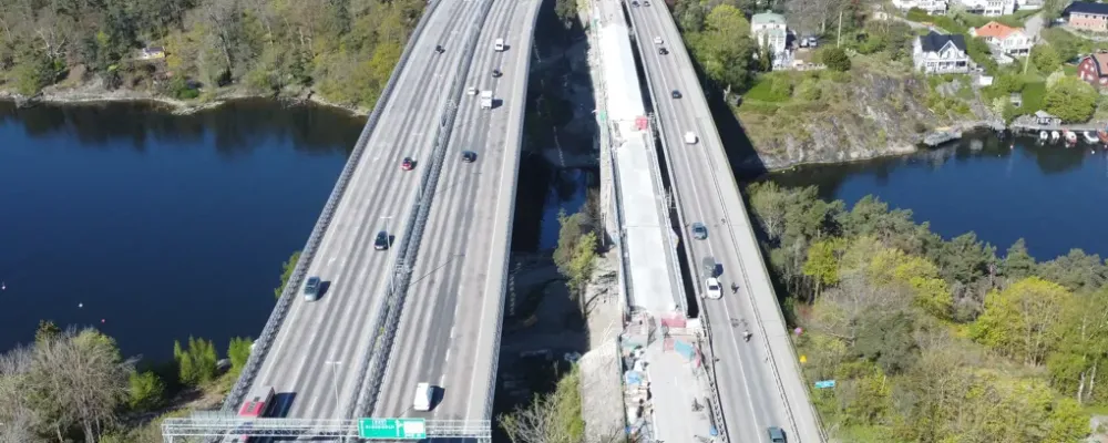 I sommar byggs dammar som ska rena dagvattnet från Skurbroarna innan det rinner ut i Skurusundet. Foto: Trafikverket