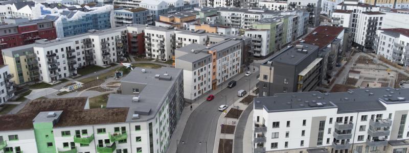 Fredrik Sandberg/TT: Bostadsbyggandet backade under årets första halva. På bilden Barkarbystaden i Stockholm. Arkivbild.