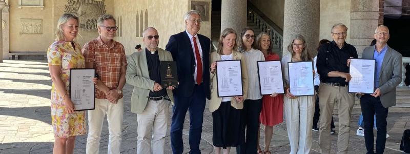 Från vänster: Sara Lindholm Larsson, sjukhuschef, Torleif Falk, Stockholms stadsarkitekt, Stefan Nilsson, direktor, Jan Valeskog, stadsbyggnadsborgarråd och juryns ordförande samt representanter från Tengbom, Nyrén och Ratios arkitektbyråer. Foto: Ersta Diakoni