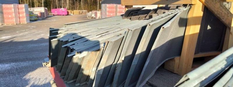 ”Återbruk och materialåtervinning sker fortfarande i låg omfattning idag, men vi ser ett perspektivskifte i branschen där fler projekt analyserar möjligheten att bevara och återanvända byggmaterial istället för att riva och bygga nytt”, säger Kari Koskinen och pekar ut möjligheterna med zink. Foto: Rheinzink