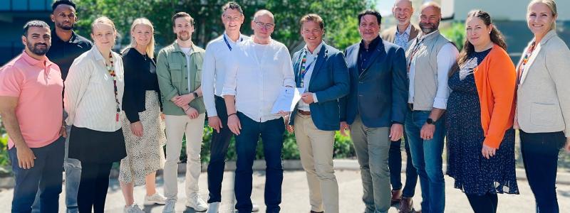 Medarbetare på Micasa Fastigheter och Skanska Sverige AB. Pressbild: Micasa Fastigheter
