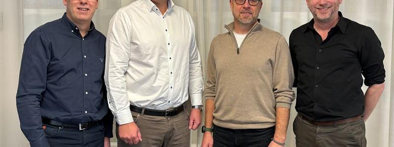 Från vänster. Daniel Klerdal, Strategy Manager Assemblin El, Fredrik Allthin, EVP Division Manager Assemblin Sweden, Martin Klasson, partner and business developer Wasastadens Eltjänst, Jonas Åhman, Regional Manager Uppsala Stockholm, Assemblin El. Pressbild: Assemblin