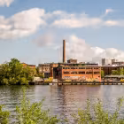 Lövholmen har en lång industrihistoria som präglat platsens identitet sedan början av 1900-talet. Pressbild: Heidelberg Materials Sverige