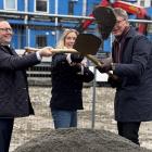 Jens Davidson (KD), äldrenämndens ordförande, Haninge kommun, Therese Ohrling, regionchef öst, Attendo, PG Sabel, VD Stena Fastigheter Stockholm.  Pressbild: Haninge kommun