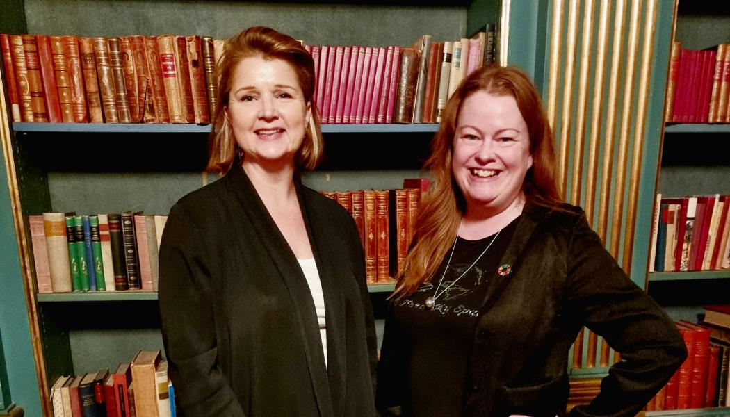 Cecilia Fredholm Vaarning, Chef Hållbara affärer på Stena Fastigheter (t.v.) tar hjälp av rymdföretaget I.S.A.A.C. och rymddesigner Cecilia Hertz (t.h.) för att skapa framtidens boende. Foto:  Stena Fastigheter