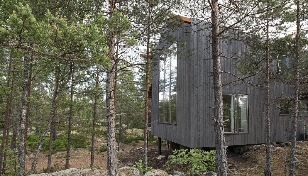 Årets vinnare rymmer flera av de kriterier som Huddinge kommun vill uppmärksamma med byggnadspriset – estetiskt genomarbetad arkitektur och hållbarhet. Priset delas ut vid kommunfullmäktiges sammanträde i december 2022. Foto: Håkan Lindgren
