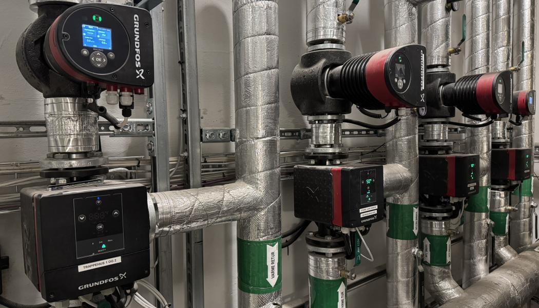 MIXIT är en kompakt lösning bestående av endast två delar: MIXIT och en pump. Detta minskar risken för fel och gör installationen både enklare och mer överskådlig. Pressbild: Grundfos