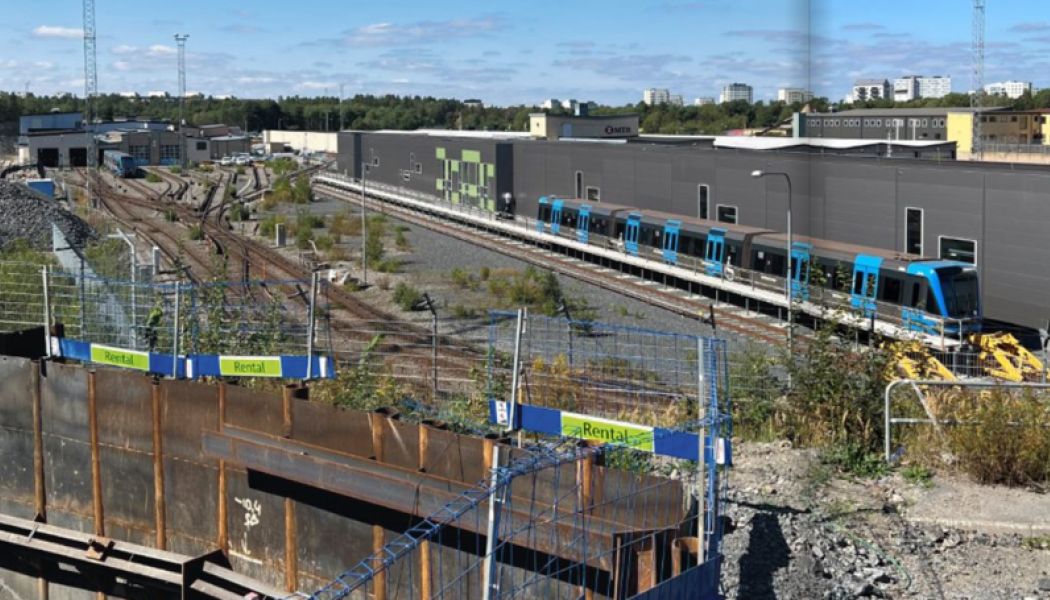 Tunneln och tågparkeringen ligger i direkt anslutning till Högdalsdepån. Foto: John Hardwick