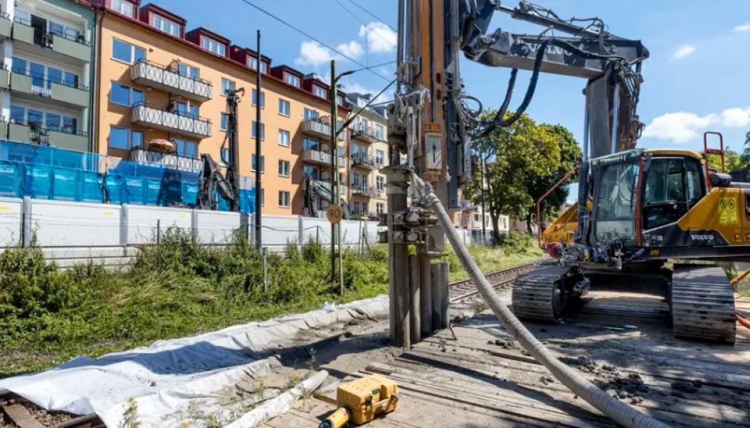 Bilden är från när vi spontade vid järnvägsspåret i Sundbyberg 2022. Foto: Trafikverket