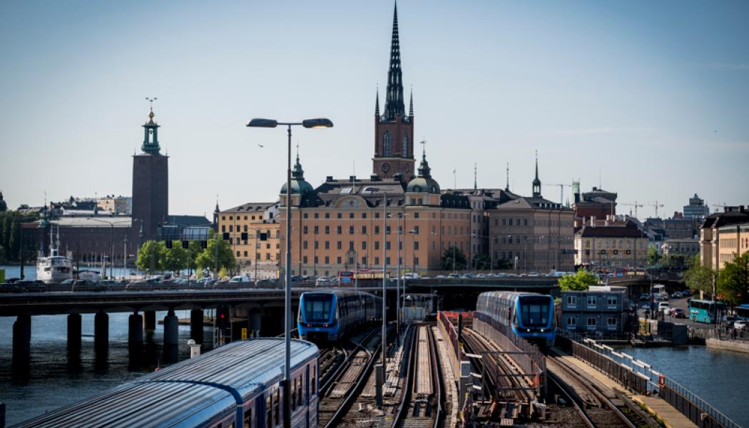 Omkring 350 000 resenärer passerar dagligen mellan Slussen och Gamla Stan. Foto: SL