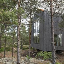 Årets vinnare rymmer flera av de kriterier som Huddinge kommun vill uppmärksamma med byggnadspriset – estetiskt genomarbetad arkitektur och hållbarhet. Priset delas ut vid kommunfullmäktiges sammanträde i december 2022. Foto: Håkan Lindgren
