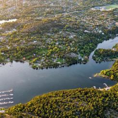 En drönarbild på området, Södra Lännersta i Nacka. Pressbild: Carl Ek Fastigheter