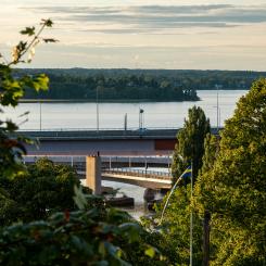 Lidingöbron. Foto: hanlin sun/unsplash