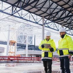 Nu släpps årets Ramirentrapport med nya insikter från byggbranschen. Rapporten bygger på statistik från 500 yrkesverksamma, vilka utgör ett representativt urval för branschen. Pressbild: Ramirent AB