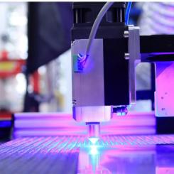 Illustration av plattform Arenastaden, en av de tre nya stationerna längs nya sträckan av gröna linjen som nu uppförs av Region Stockholm. Bild: Region Stockholm/&Rundquist.