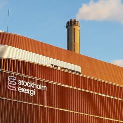 Stockholm Exergi, som bland annat driver Värtaverket på bilden får inte bygga en ny anläggning i Lövsta enligt en dom. Nu överklagar de den. Foto: Stockholm Exergi