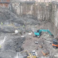 Tunnelbanestation Sofias stationshus grundläggs på berg nästan 20 meter under nuvarande markyta. Schaktgropen hade måtten cirka 35 meter x 45 meter.
FOTO: WSP/Implenia